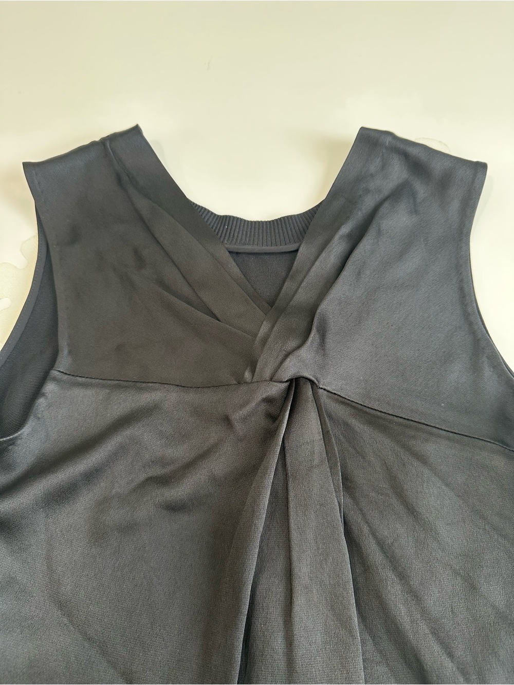 3-1 Phillip Lim black sleeveless blouse twist or knot detail at the back Sz 6 - Picture 3 of 12